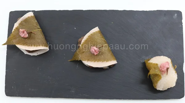 Sakura Mochi cũng hấp dẫn