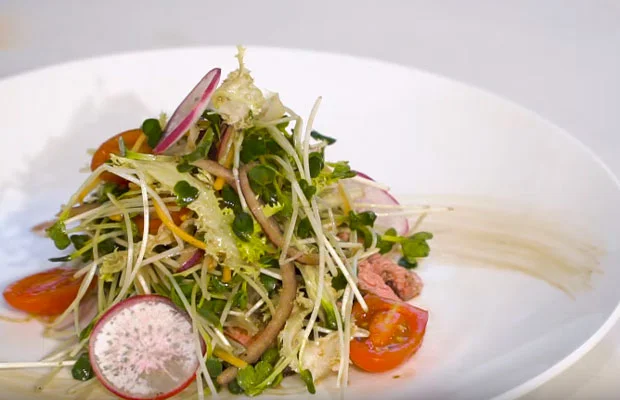 Salad rau mầm thịt bò