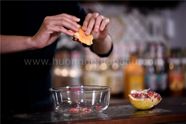 tách lựu lấy hạt