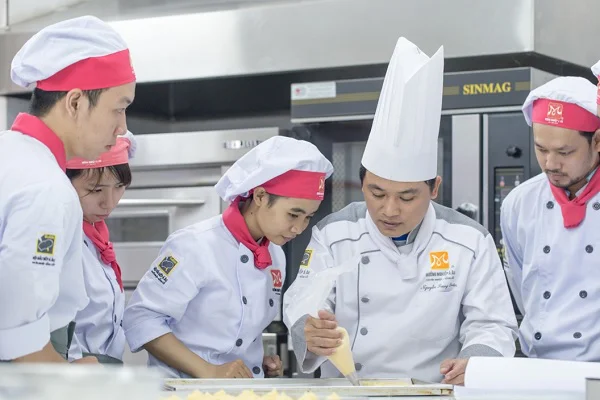 Tham gia các khóa học làm bánh