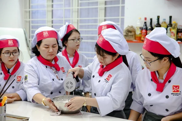 thuc-hanh-xuyen-suot-buoi-hoc thuc-hanh-xuyen-suot-buoi-hoc
