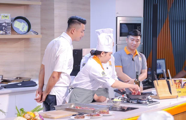 thực hiện món beefsteak