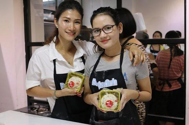 Tự làm bánh trung thu và thưởng thức Tự làm bánh trung thu và thưởng thức