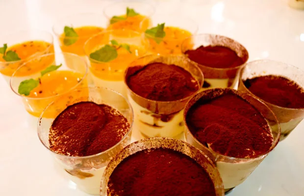 Bánh Panna Cotta và Tiramisu