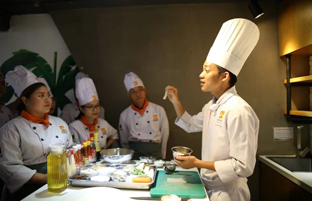 Giảng viên Bùi Tiến Dũng