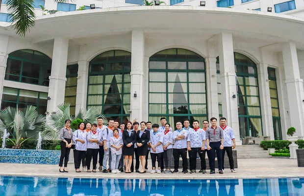 chụp ảnh lưu niệm tại khách sạn Daewoo