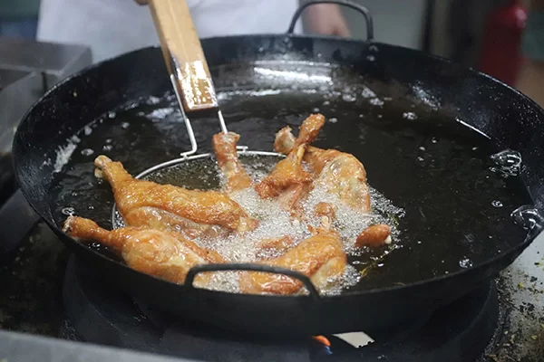 học nấu mì gà quay kiểu hoa