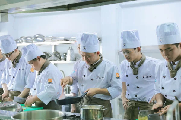 không có bằng tốt nghiệp THPT nên làm nghề gì