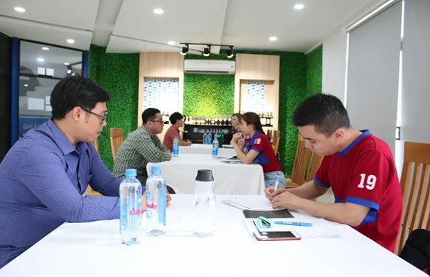 Ứng viên tham gia phỏng vấn trực tiếp