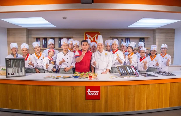 Inside Kitchens Part 3 The Kai Knives khép lại