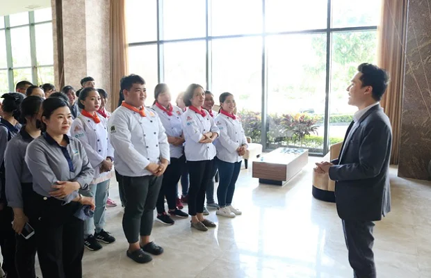 Anh Tuấn Trưởng bộ phận Tiền sảnh