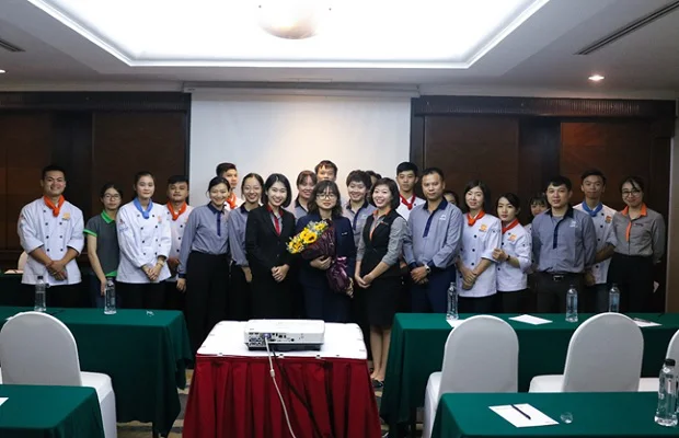 chụp ảnh lưu niệm tại khách sạn Pullman