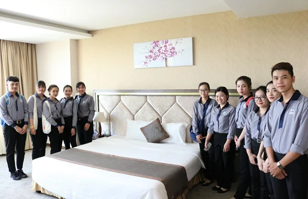 Học viên được tham quan buồng phòng