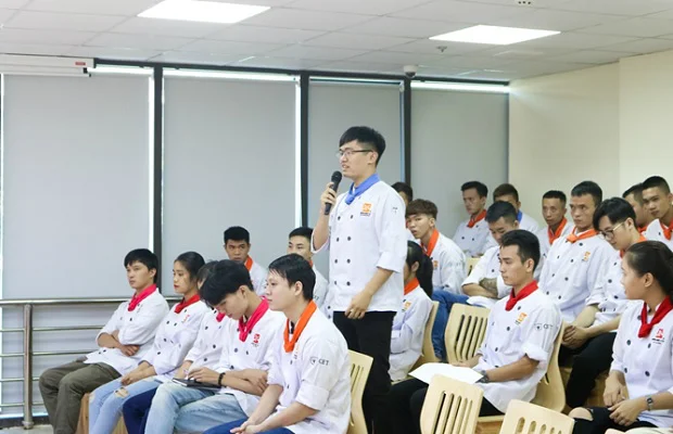 Học viên HNAAu sôi nổi đặt câu hỏi