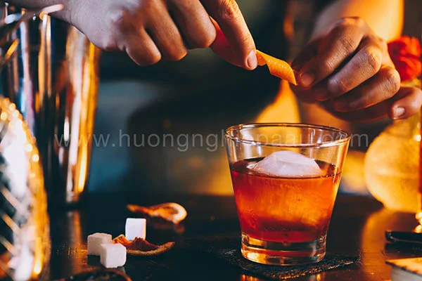 tạo mùi thơm cho cocktail