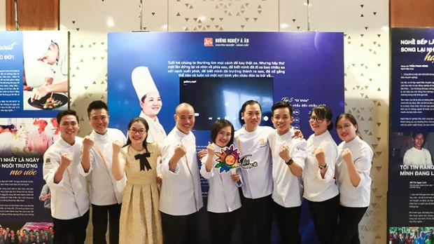 chụp hình lưu niệm buổi tri ân