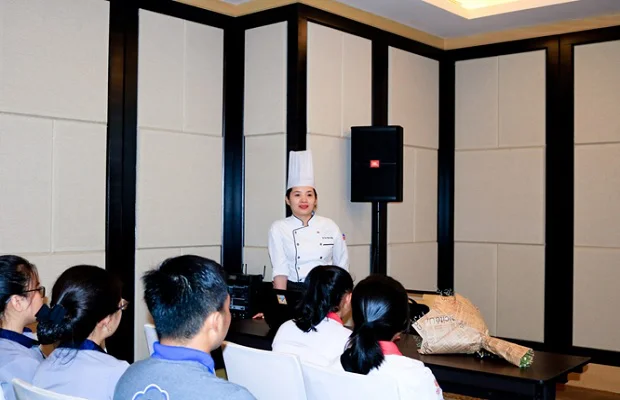 Giao lưu với Bếp trưởng Bếp Bánh