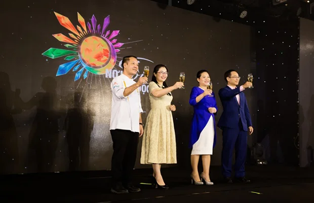 nâng ly chúc mừng ngày 20/11