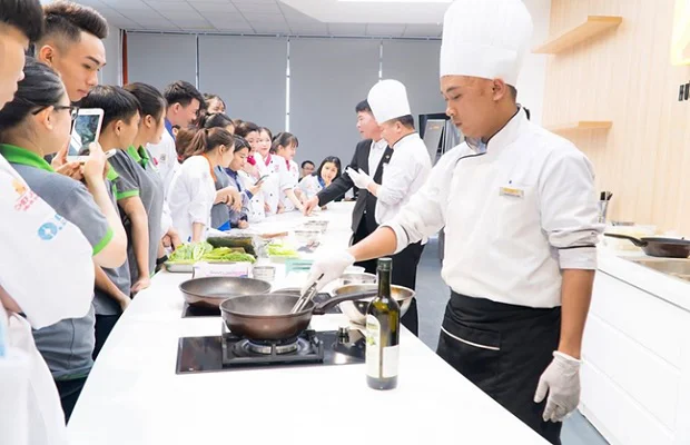 Trình diễn ẩm thực