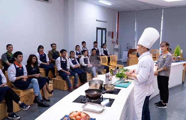 Đầu bếp Lê Văn Thành