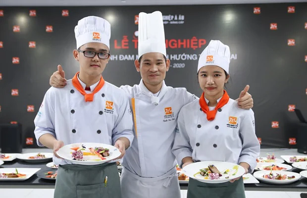 Hai học viên giành giải nhất