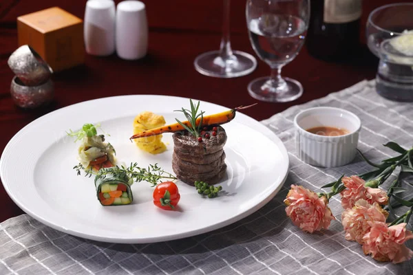 hoc-chuyen-de-beefsteak-au