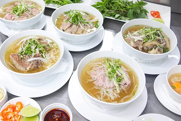 hoc-lam-pho-bo học làm phở bò