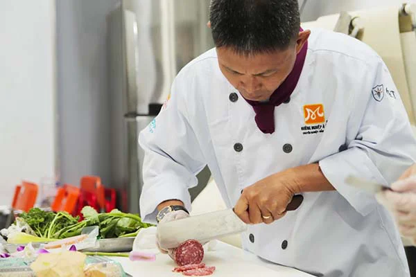 thực hành cắt thịt nguội