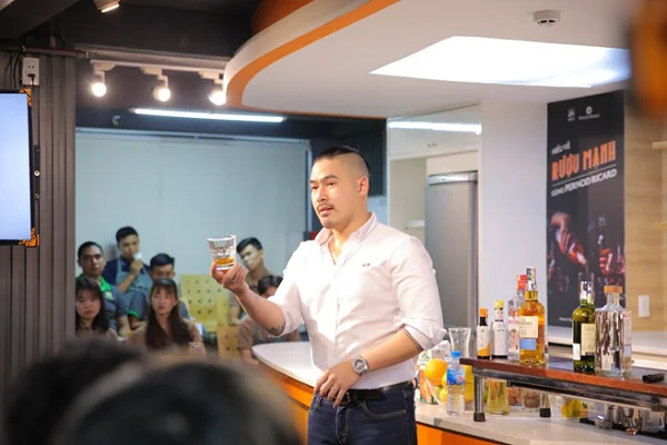 Chuyên gia chia sẻ rượu whisky