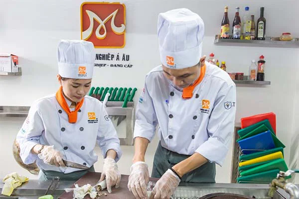 lộ trình thăng tiến nghề bếp