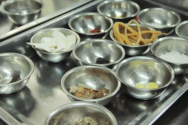 thuốc bắc là nguyên liệu không thể thiếu