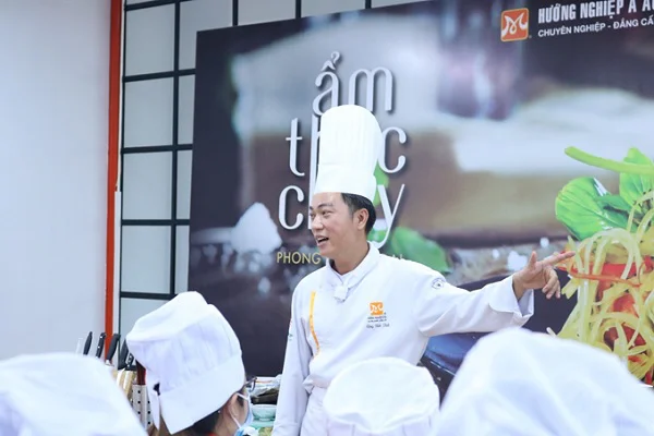 Giảng viên Đặng Đình Thiết