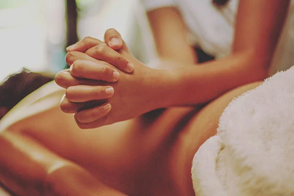 chủ thể kinh doanh phải tuân theo quy định về an ninh trật tự