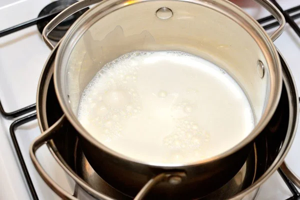 Đun sôi sữa chua ở nhiệt độ thấp