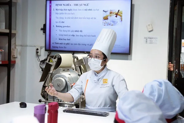 giảng viên chia sẻ