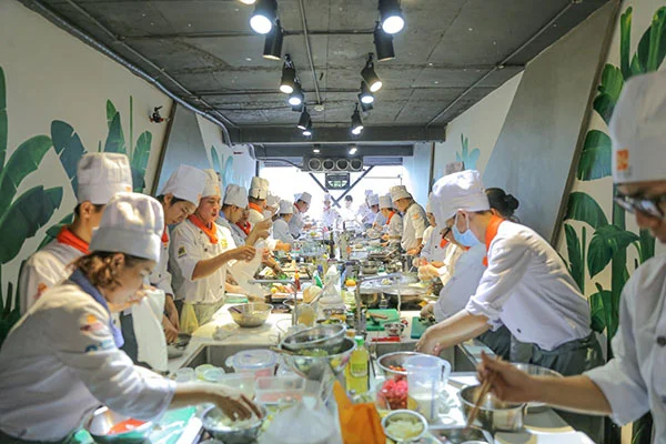 không khí bùng cháy tại phần thi cooking contest