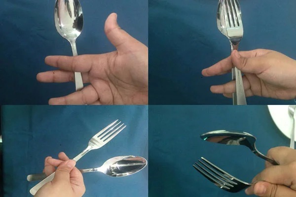 Thao tác cầm service gear