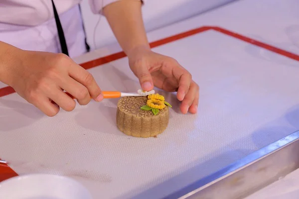 tỉ mỉ từng chi tiết nhỏ