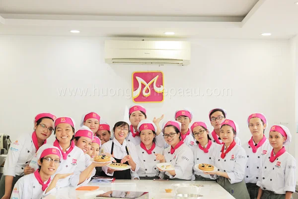 cả lớp chụp ảnh lưu niệm