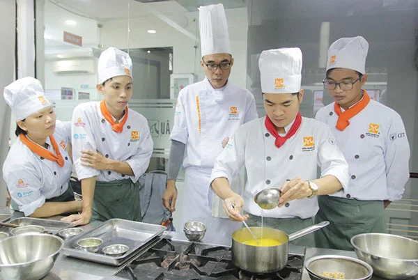 học viên học hỏi được nhiều bí quyết chế biến các món từ tổ yến