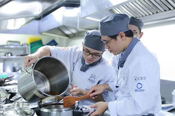 học viên thực hành phương phấp hầm