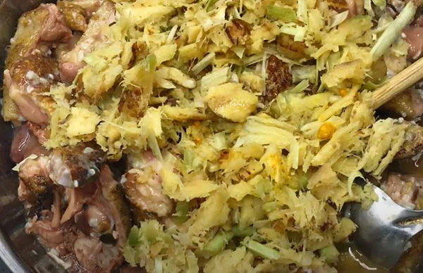 riềng mẻ là hai gia vị làm nên thành công cho món ăn