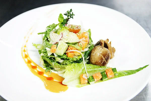 salad củ quả xốt mè rang