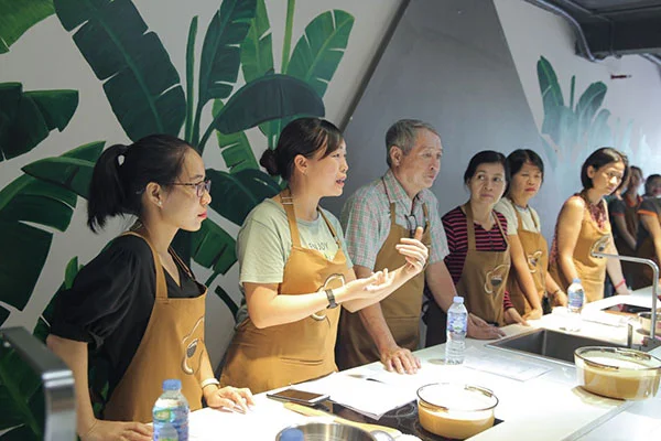 workshop diễn ra sổi nổi qua sự tương tác nhiệt tình của khách tham dự