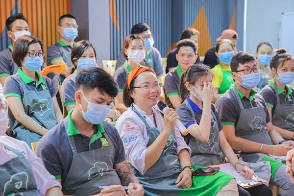 học viên tích cực tương tác với chuyên gia trong sự kiện