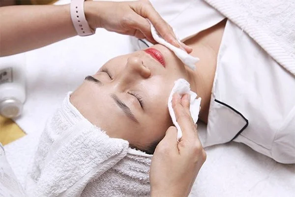 kỹ thuật viên spa vừa học vừa làm