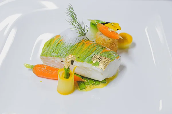 cá tuyết nấu chậm xốt nhụy hoa nghệ tây