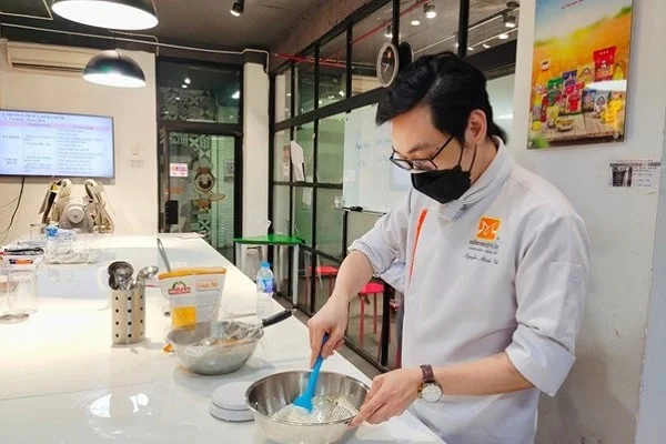 Giảng viên hướng dẫn ngay tại lớp