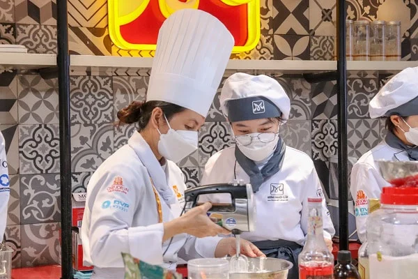 giảng viên luôn theo sát học viên