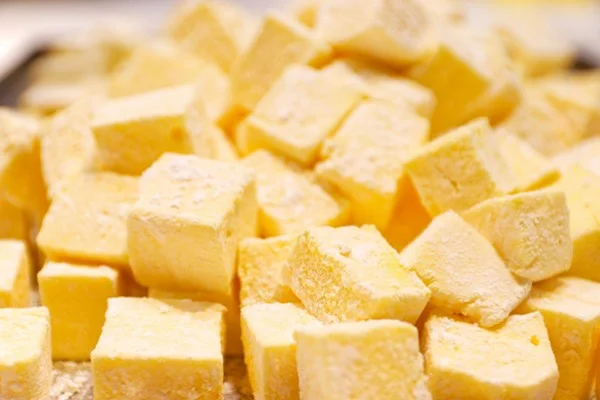 Phủ một lớp đường cho Marshmallow